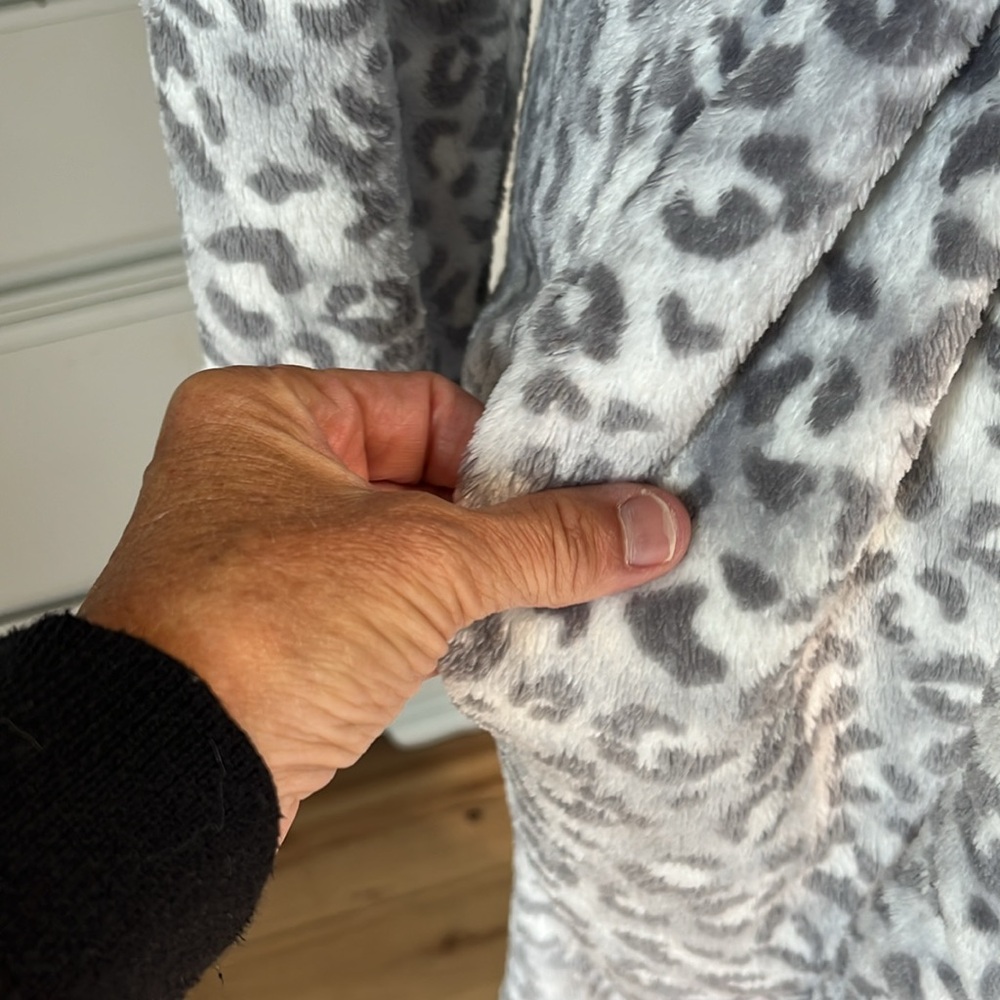 Plush Midi Robe - Picture 9 of 14